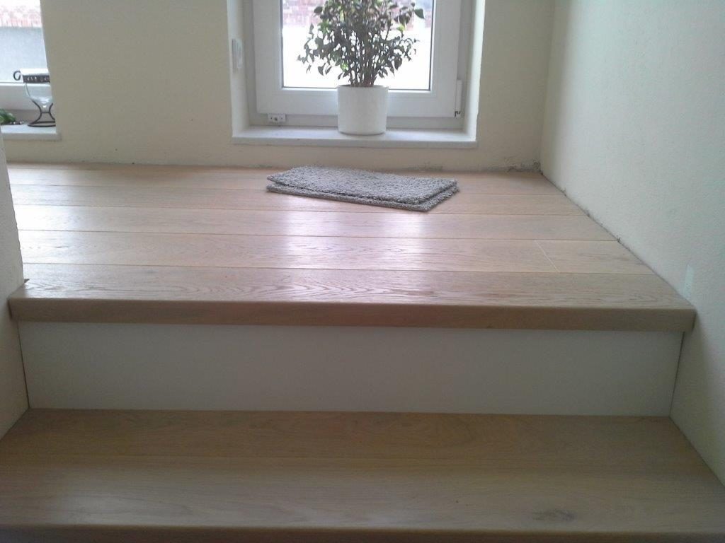 Treppe mit Holzbelag von Marcel Grabow